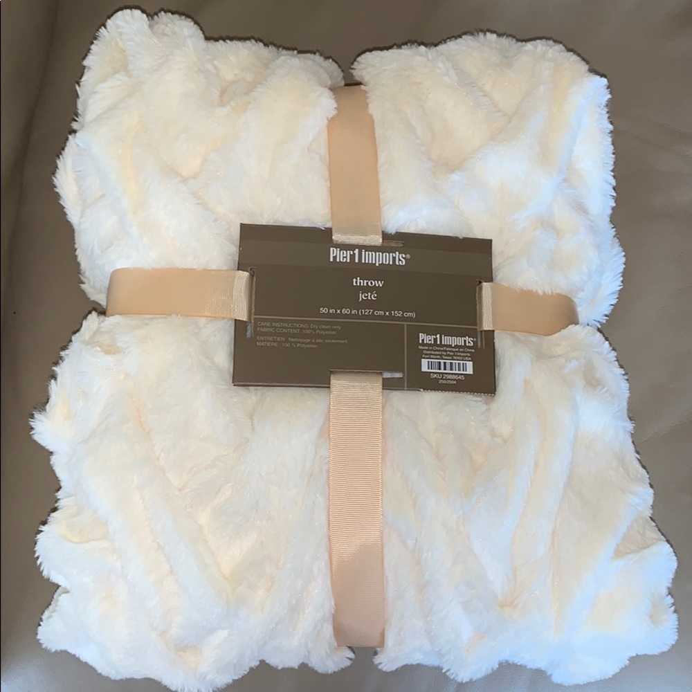 PIER 1 IMPORTS THROW BLANKET